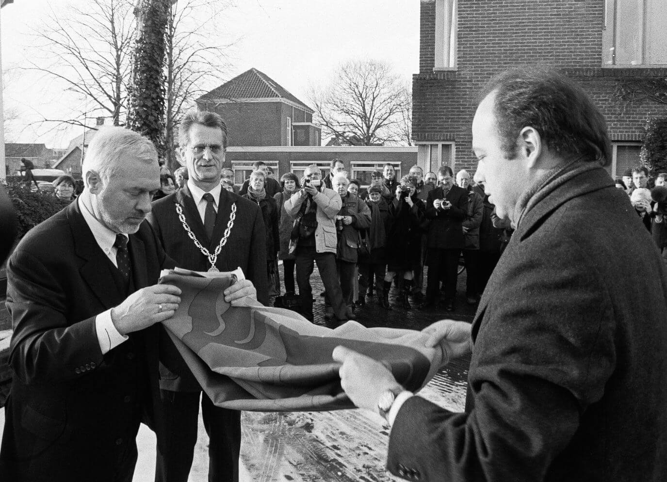 Van Dijk - Westra's herdenking: verkeerde plaats, verkeerd tijdstip - Nieuws030