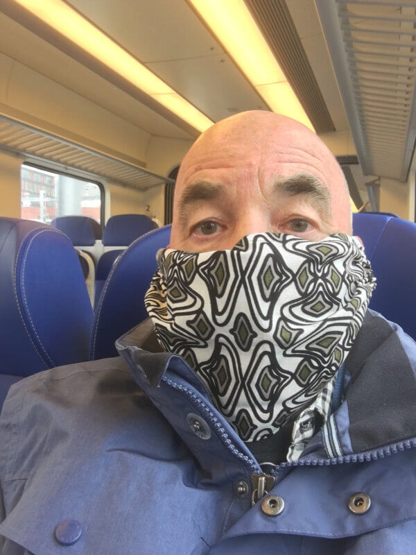 Een selfie van Dik Binnendijk in een lege trein