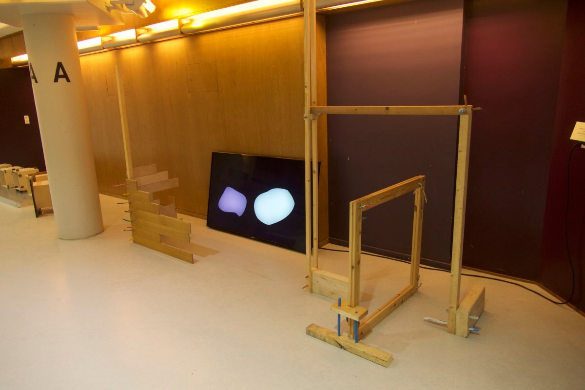 Een houten constructie gemaakt door Jef Nollet, te zien in TivoliVredenburg.