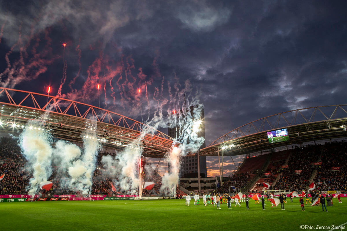 Het grootste spektakel van de avond was misschien wel de opkomst. Foto's: Jeroen Stoops