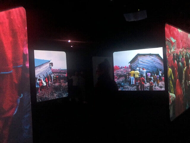 Oorlog in Stilstand van Richard Mosse