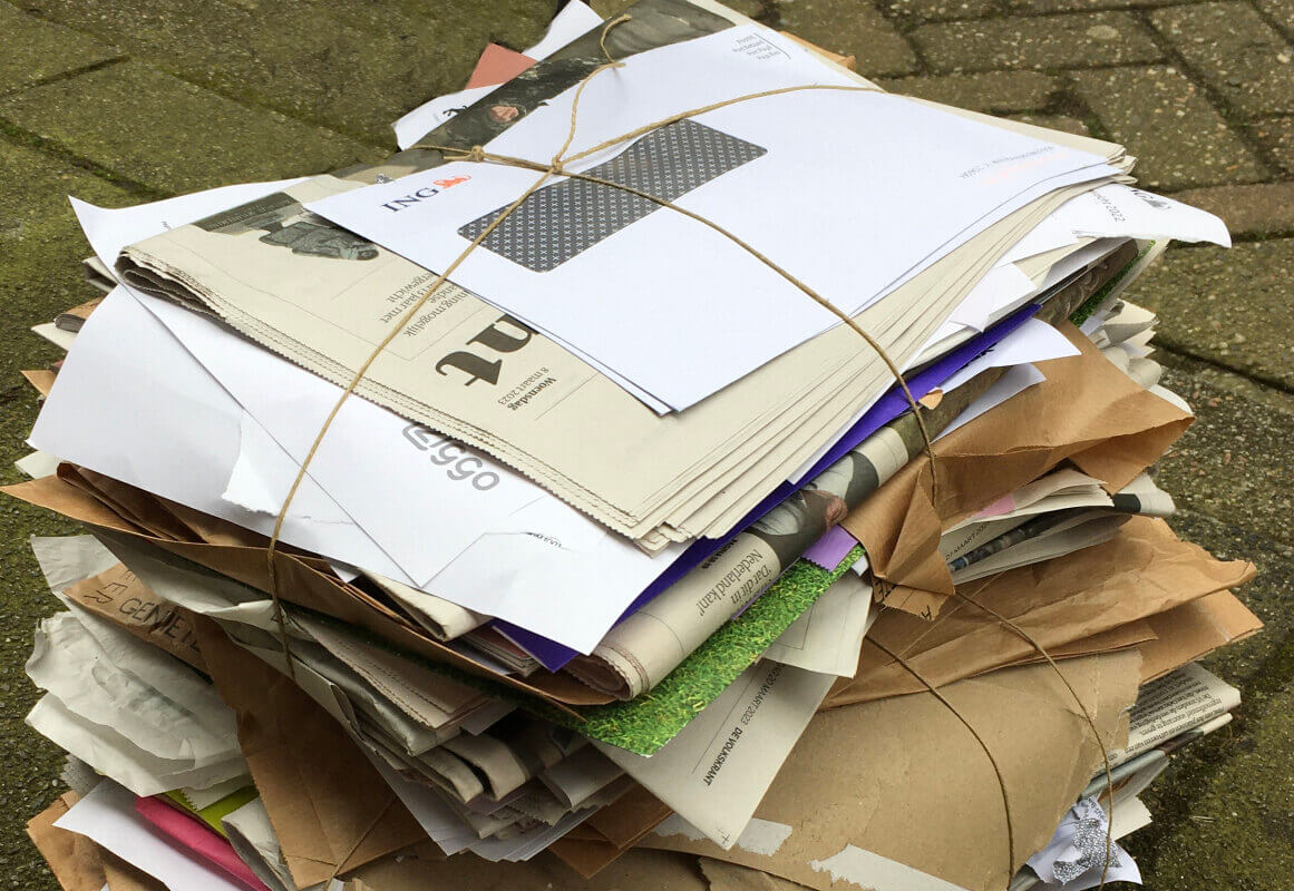 Twee stapels met henneptouw. Foto: Dik Binnendijk