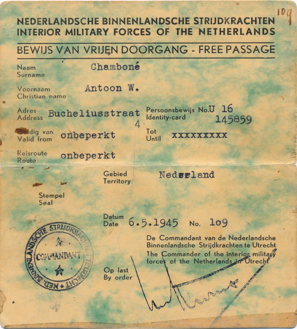 Identiteitsbewijs van Ton Chambone uit mei 1945 als lid van de Binnenlandse Strijdkrachten.