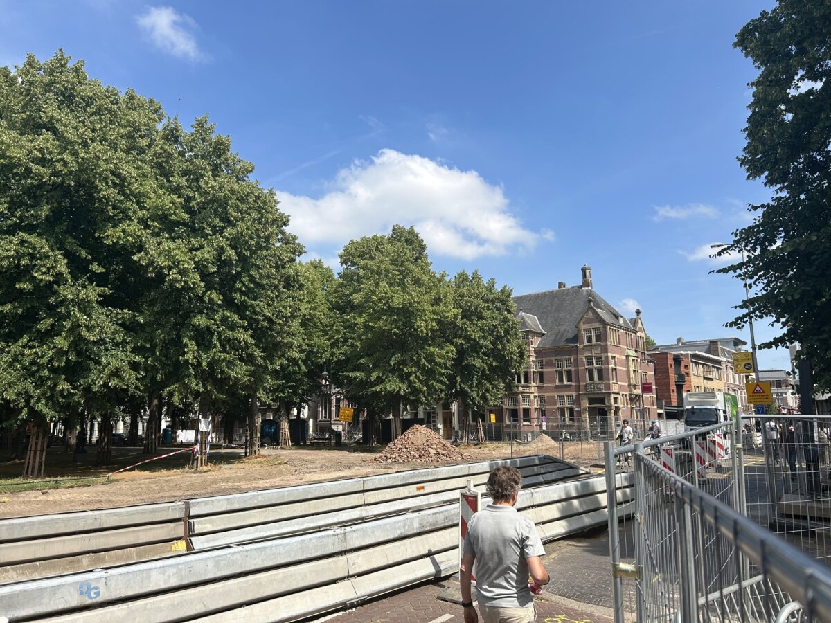 Vanuit de richting van de Nachtegaalstraat (foto: JT)