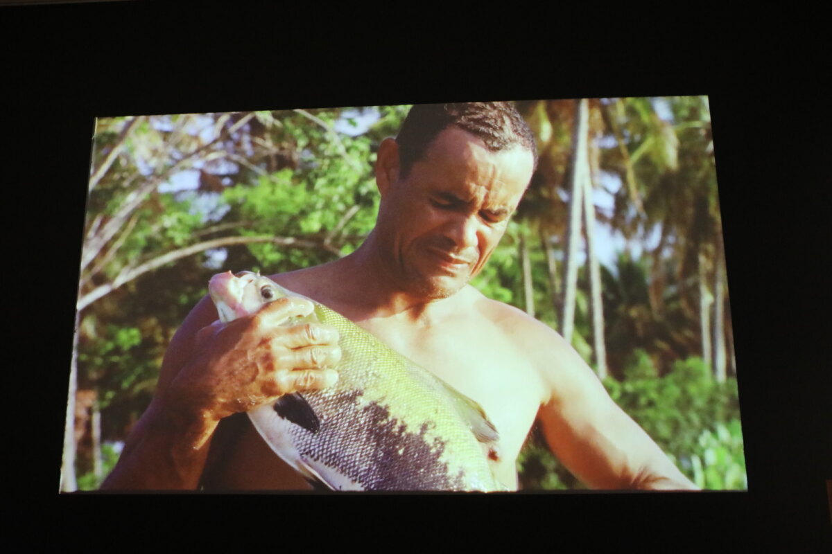 Fragment uitO Peixe/The Fish van de Braziliaan Jonathan de Andrade.