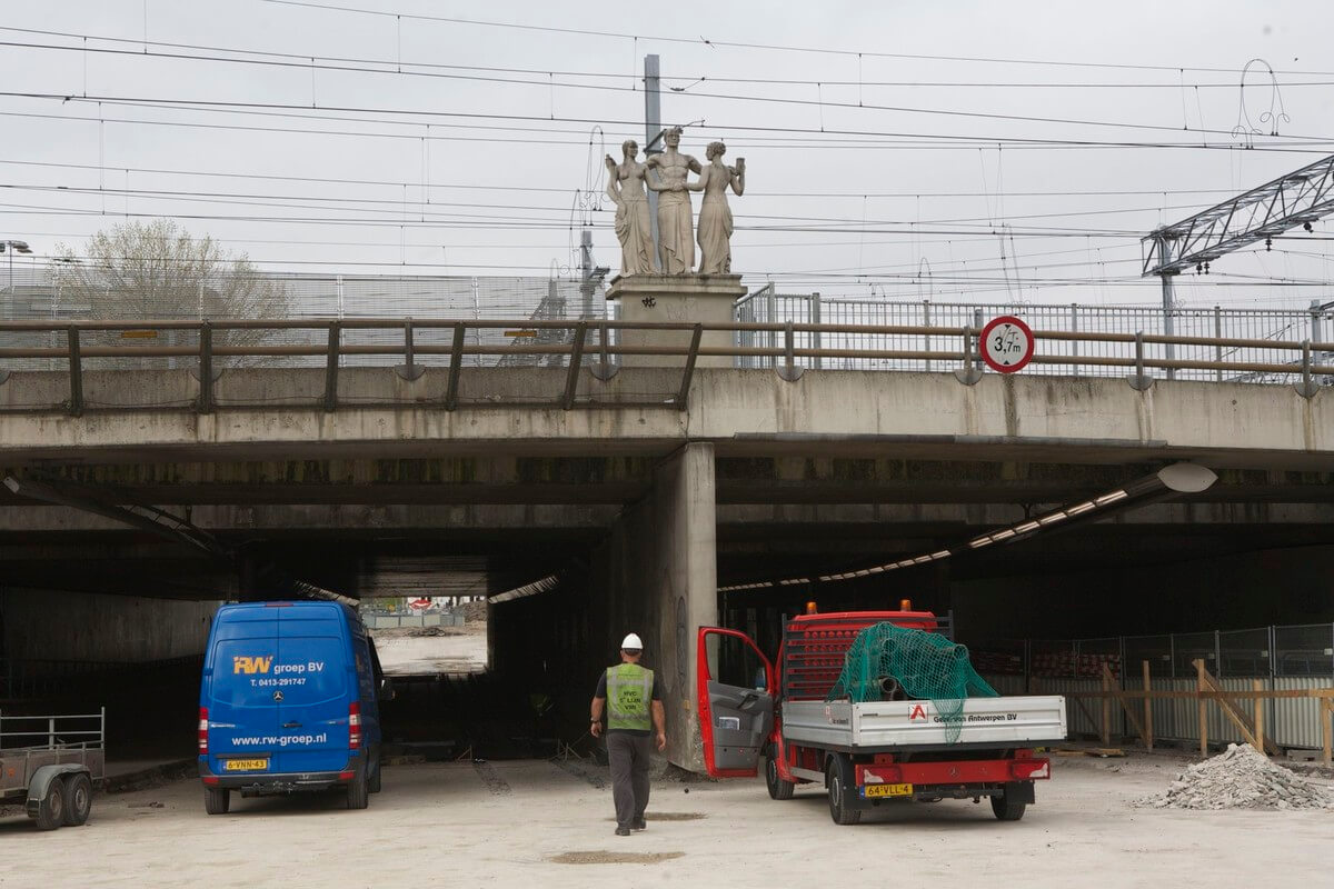 De Leidseveertunnel waar gewerkt wordt aan een nieuwe bus- en trambaan. Foto: Ton van den Berg