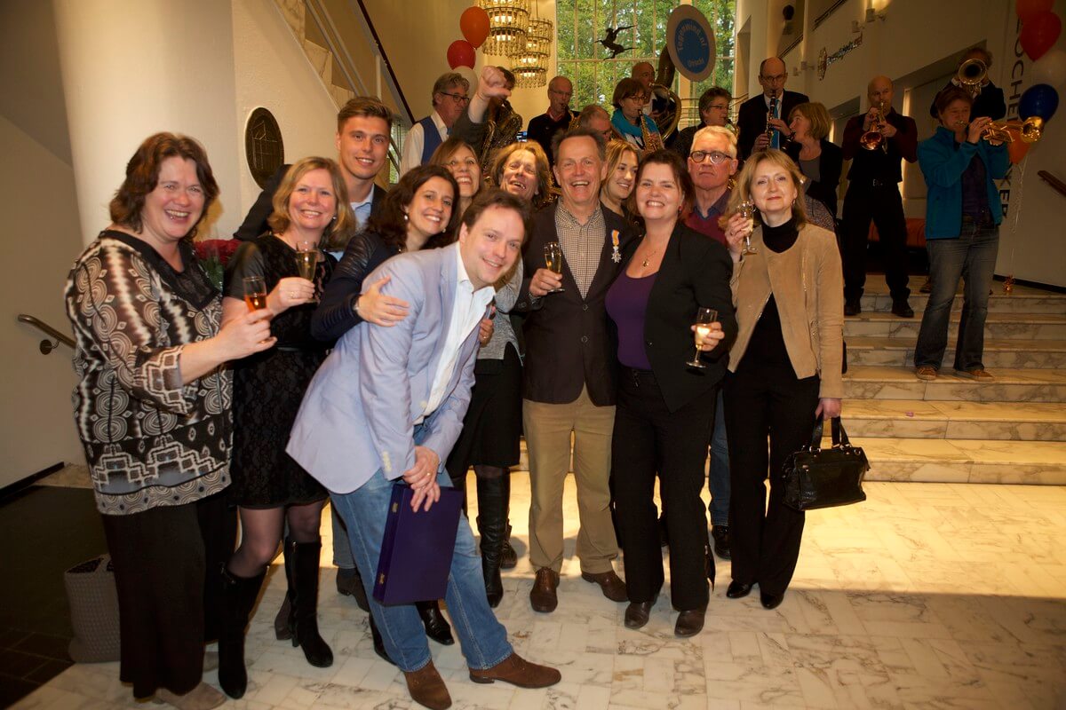 De heer Zwitser met vrienden en familie. Foto's Ton van den Berg