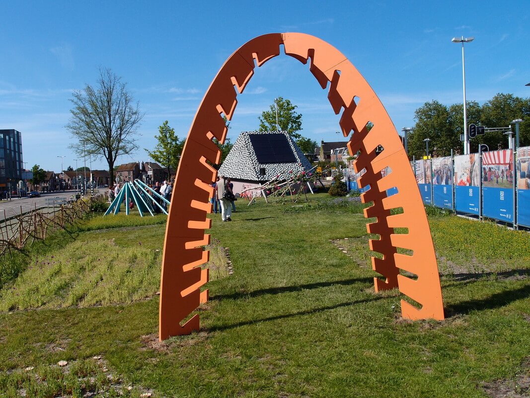 'Arc de détente' van Hamid Feyzian. Foto: Louis Engelman.