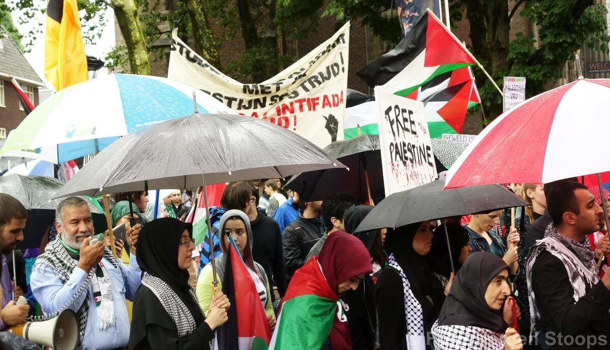 Demonstranten lopen voor vrede in Gaza. Foto's: Jeroen Stoops