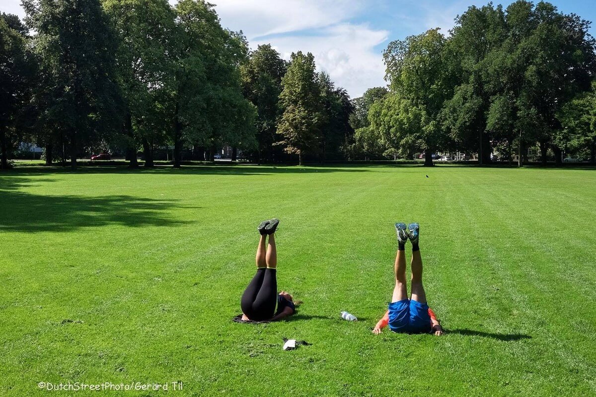 Sporters in het Wilhelminapark. Foto Gerard Til