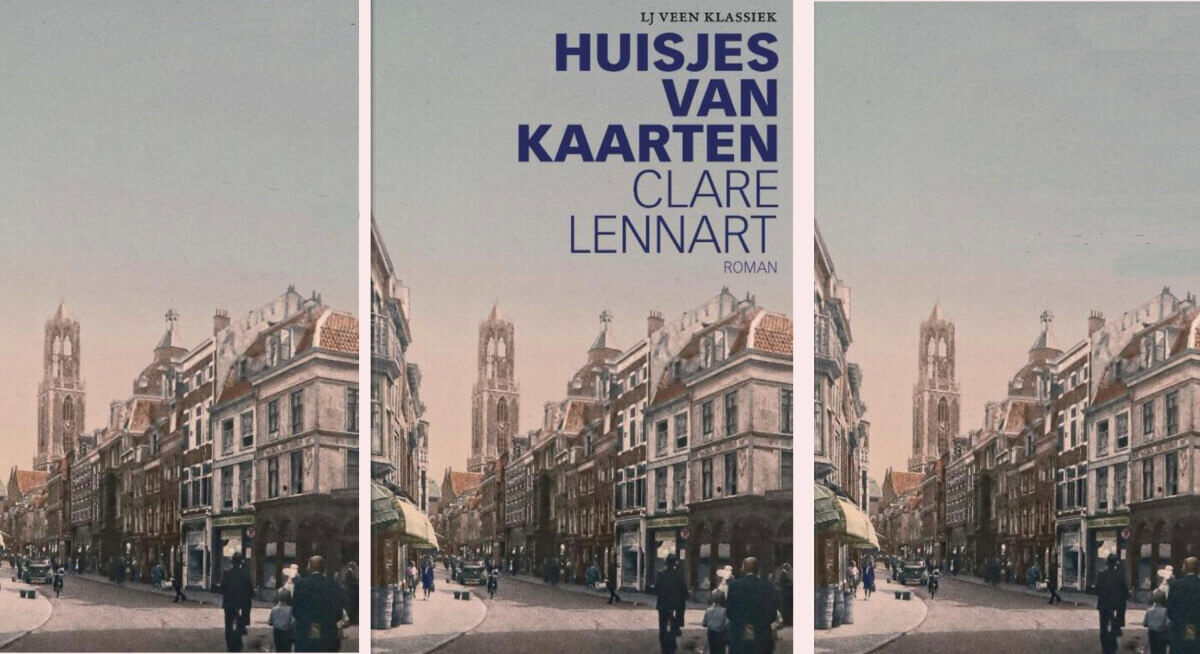 In het midden: de zevende druk (2019) van 'Huisjes van kaarten'.