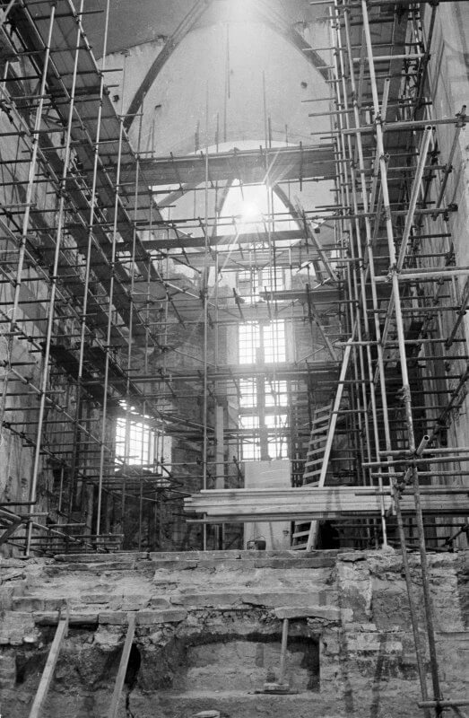 Restauratiewerkzaamheden in de Pieterskerk in 1965. foto: L.H. Hofland (HUA)