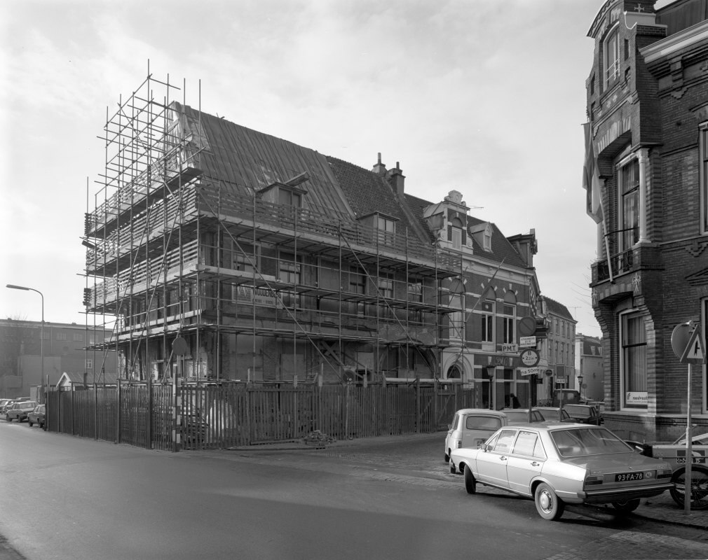 Restauratie panden aan het Wed op de hoek van Korte Nieuwstraat en Domplein in 1978. Foto: HUA
