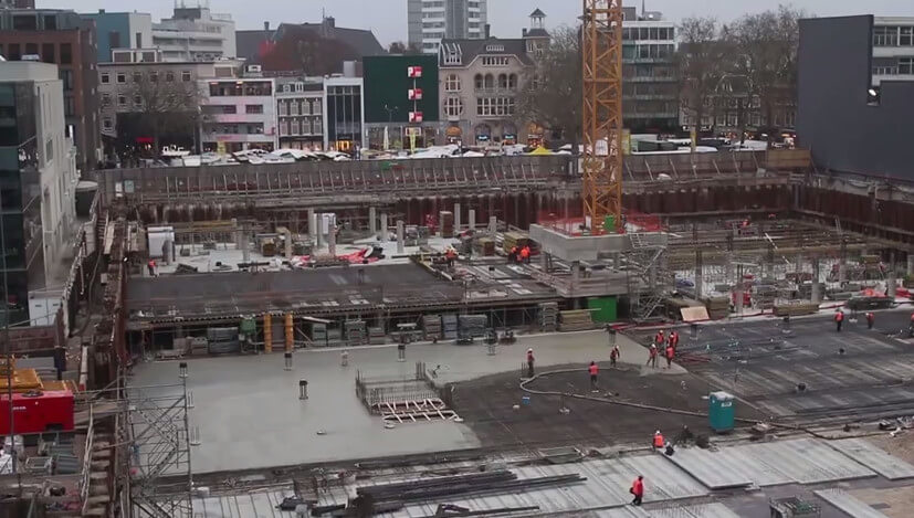 De parkeergarage Vredenburg in aanbouw. Foto uit video Wim Hendriks