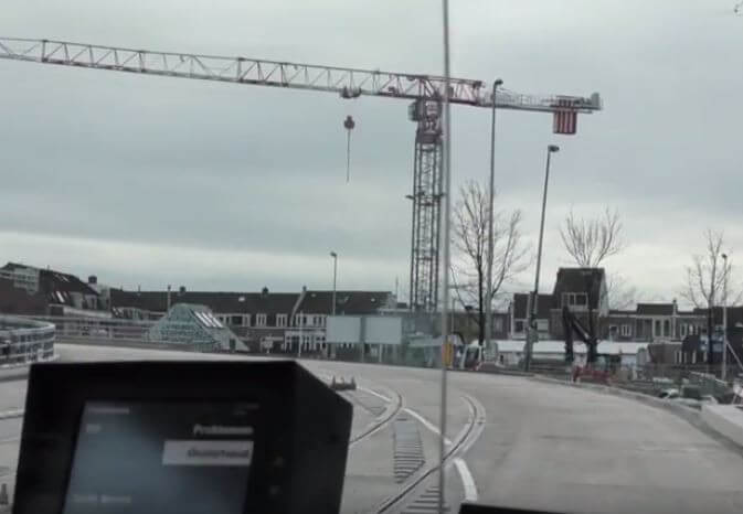 Eerste bus over trambaan Leidseveertunnel
