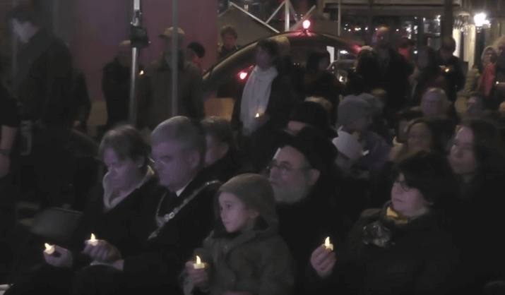 Veel belangstelling voor het lichtjesfeest.