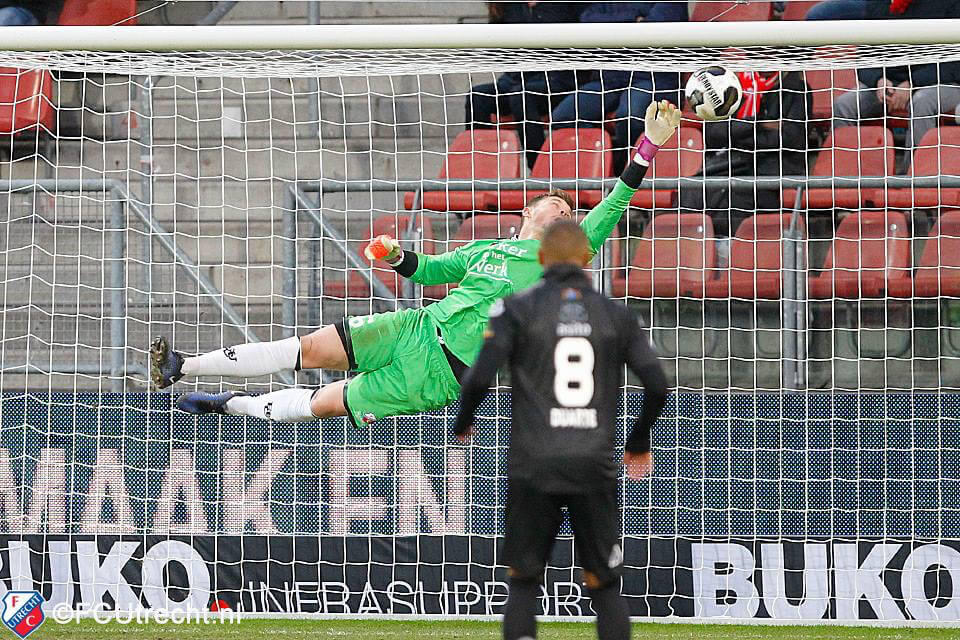 De redding van David Jensen. Foto: FC Utrecht
