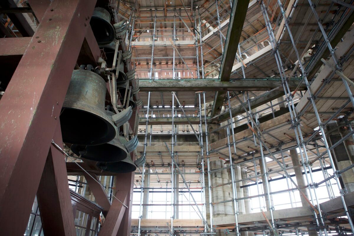 Steigers in de Domtoren. Foto: Ton van den Berg