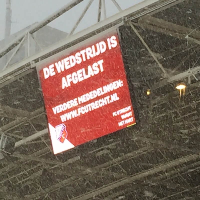 De wedstrijd tegen Feyenoord is gestaakt. Foto's: Mathijs van Echtelt