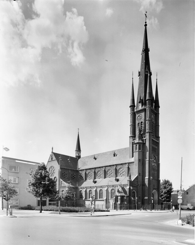 De (in 1977 gesloopte) Monicakerk. Foto: HUA