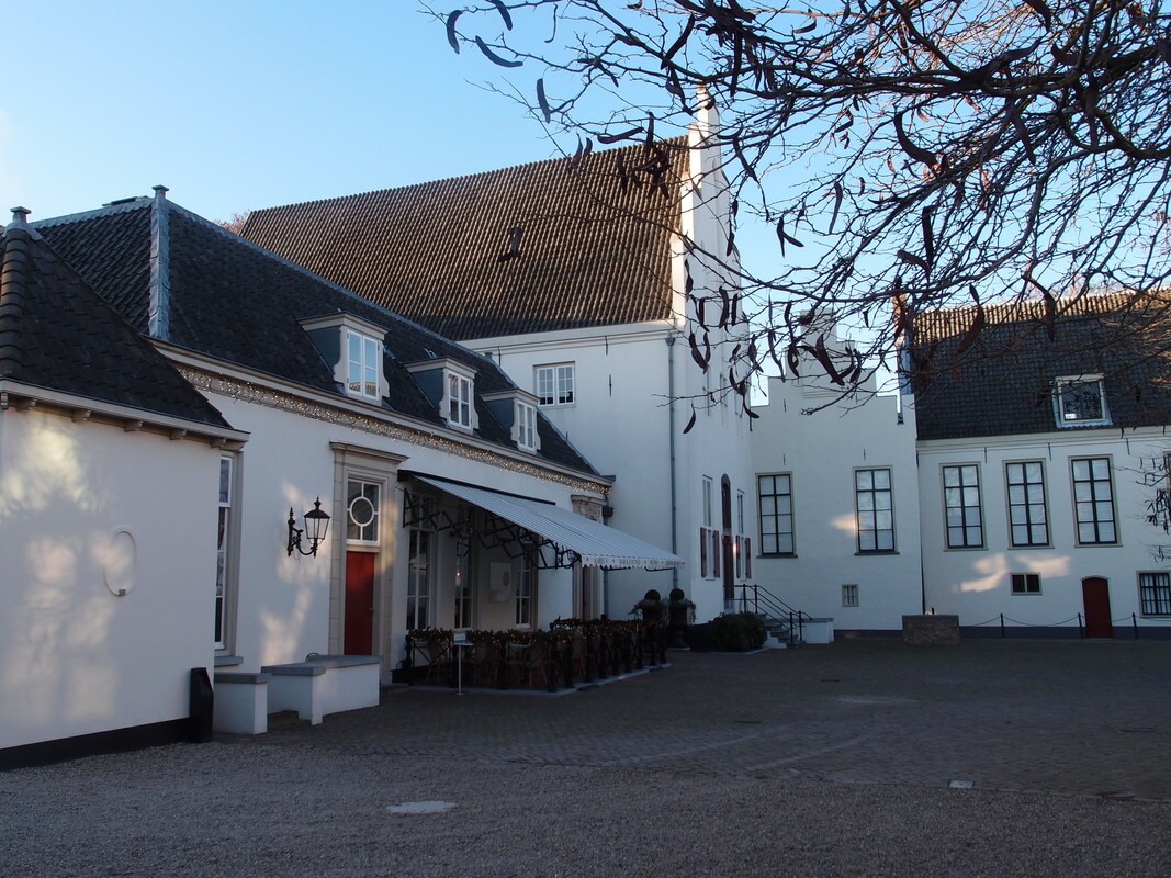 Hotel-restaurant Karel V aan de Springweg. Foto: Nieuws030