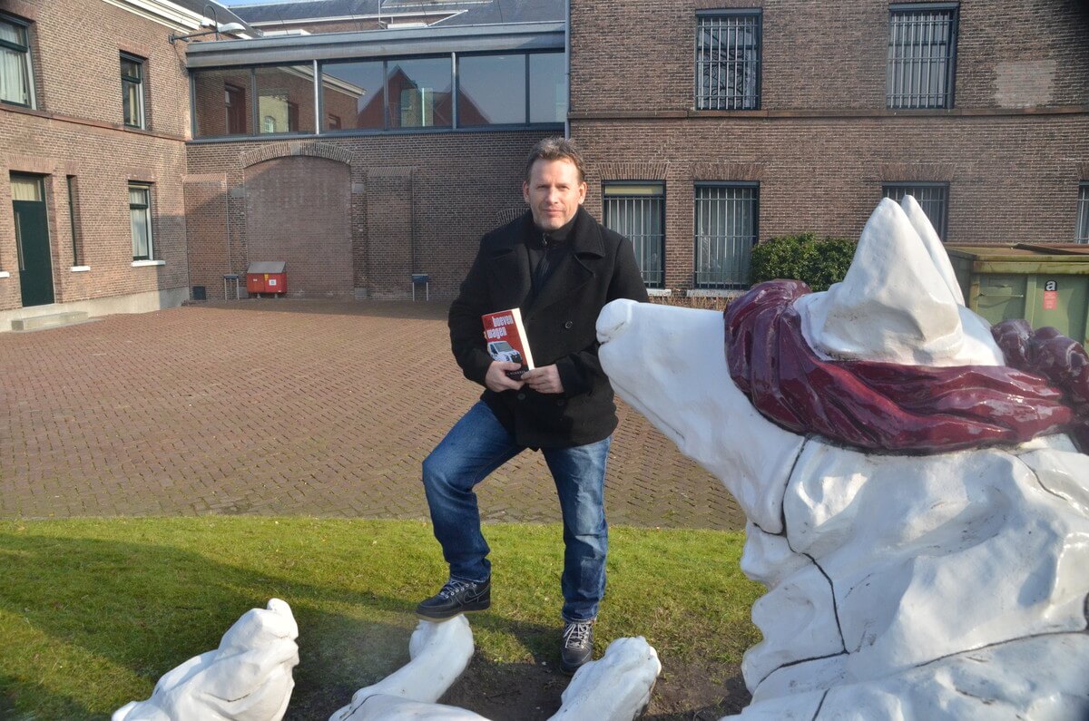 Jelle Winkels bij het Wolvenplein. Foto: J. Wielaert