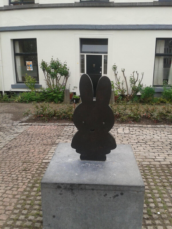 Het nijntjebeeld in Utrecht. Foto: V. Oldenborg