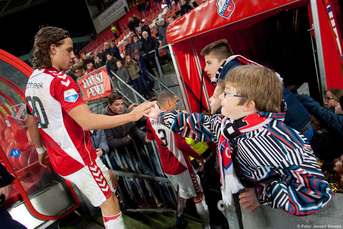 Jonge fans bedanken Troupée. Foto: Jeroen Stoops