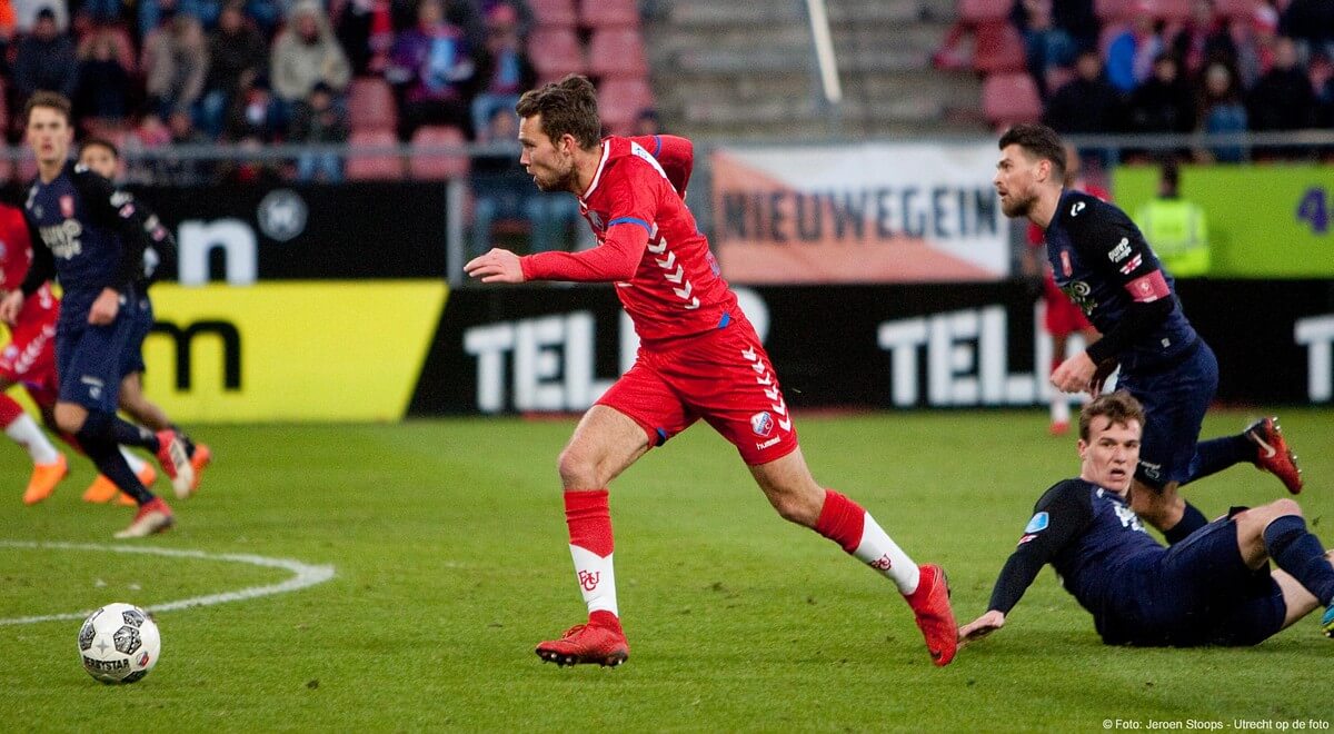 Het moment van de wedstrijd; Van de Streek in de defensie van Twente te slim af...
