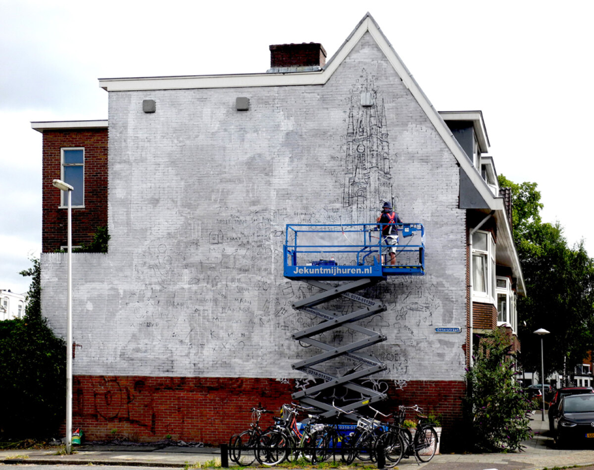 De eerste schets staat op de muur. Foto: JvW
