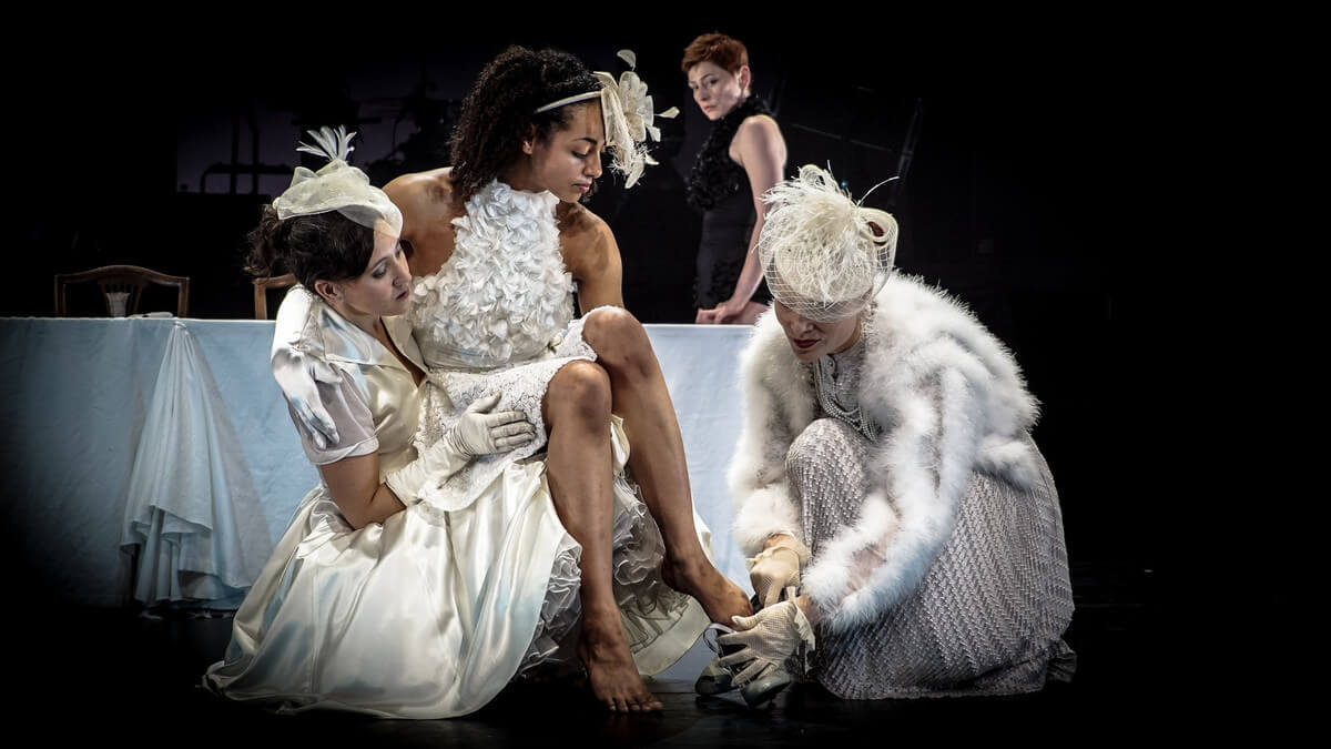 Swan Lake (foto Alwin Poiana)