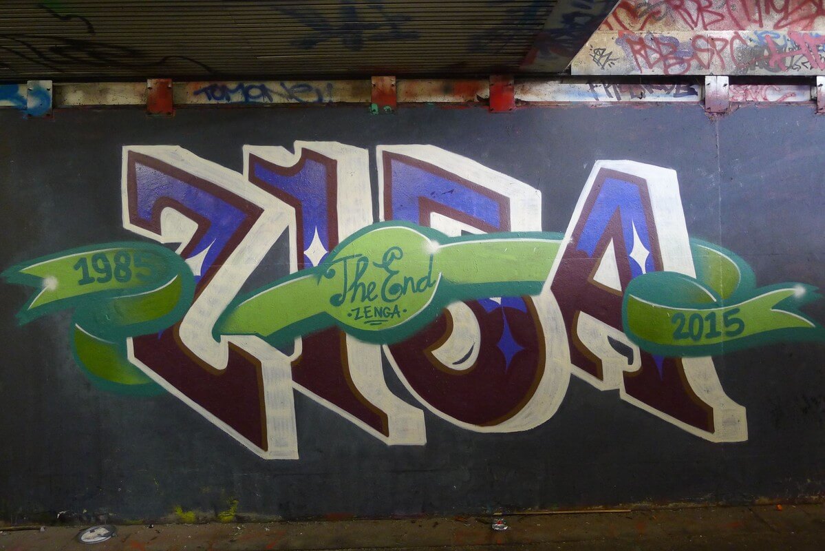 Graffiti-artiesten namen zelf ook afscheid van hun tunnel. Foto: Ton van den Berg