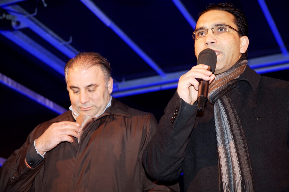 Moskeevoorzitter Yucel Aydemir (rechts) en Abdurrahman Akbulut van Helalfood. Foto: Ton van den Berg