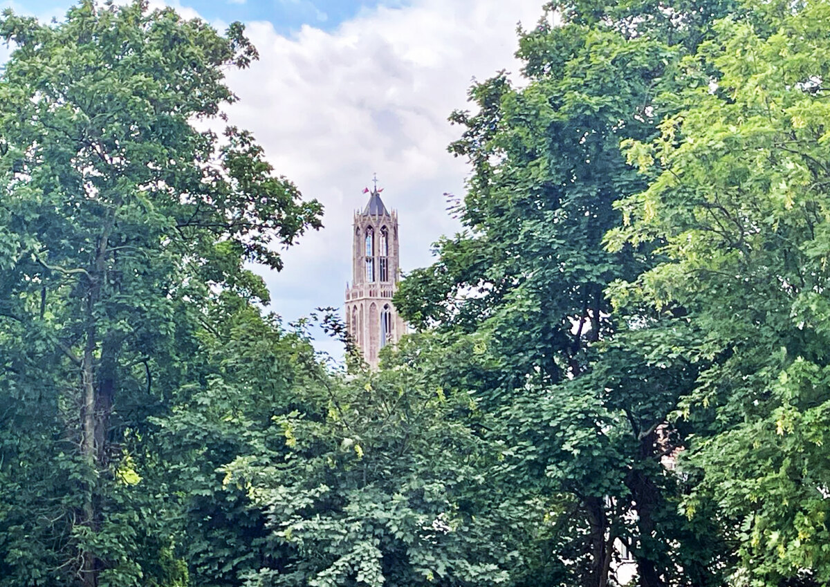 Vlaggen op de Domtoren. Foto: CM