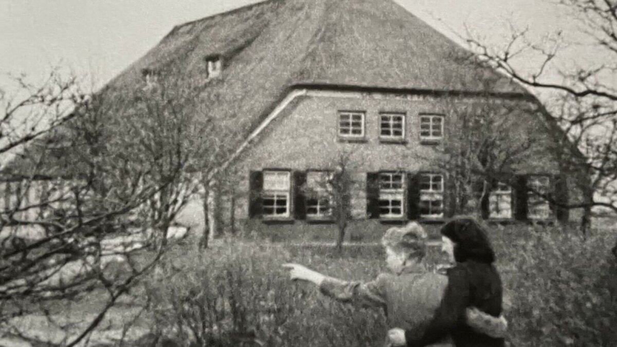 Stefan (links) en Ursula Breslauer in de beroemde Westerborkfilm, gemaakt door hun vader (schermafbeelding uit de film)