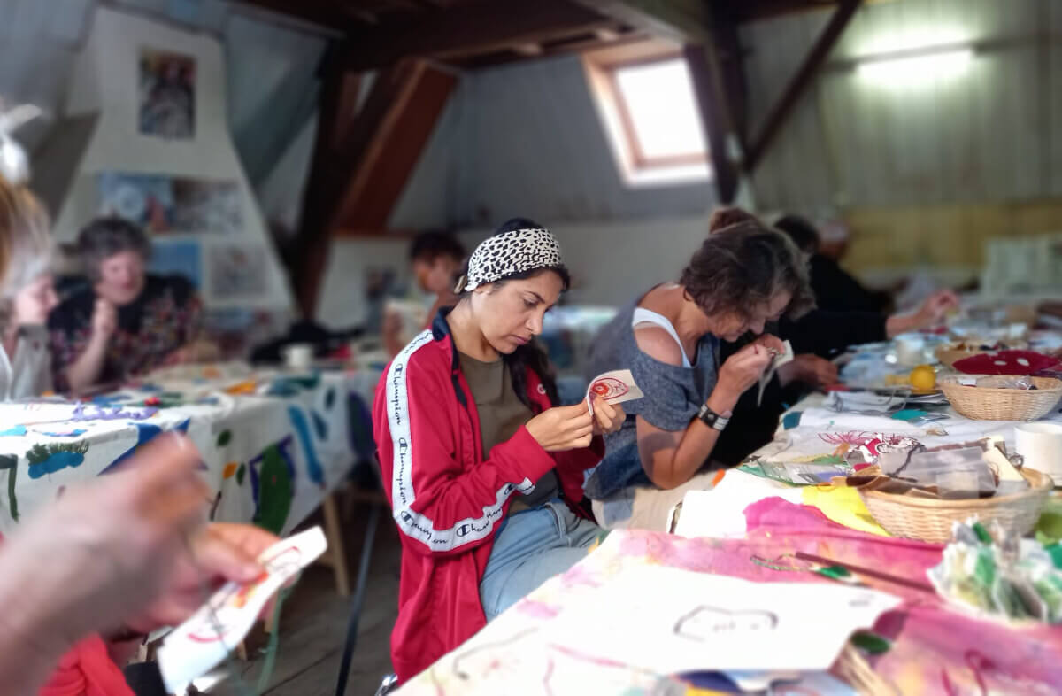 Borduren op de Nieuwegracht. Foto: Ellen van Berkel