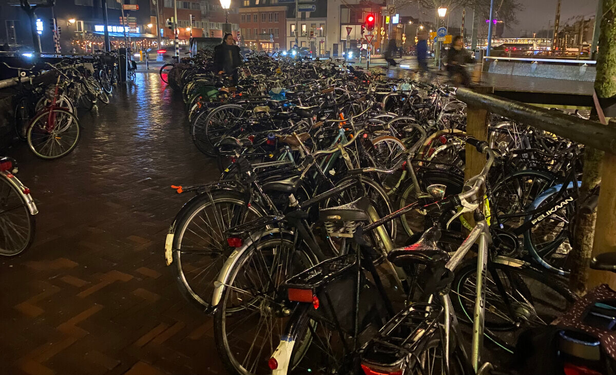 Tolsteegbrug, donderdag aan het begin van de avond. Foto: JT