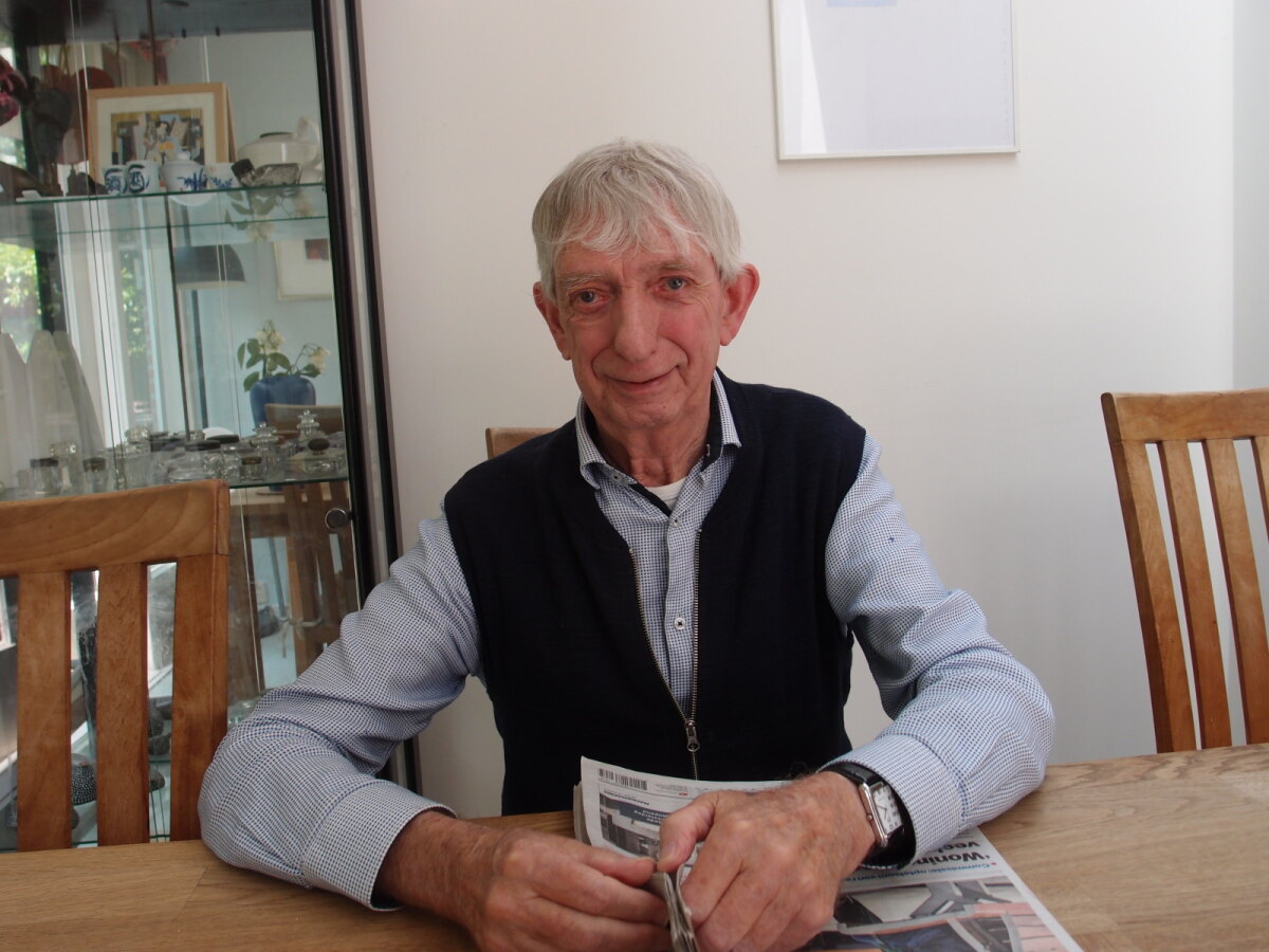 Fred Penninga hoopt dat de Utrechtse boekhandels en ook de bibliotheek meer waardering krijgen voor plaatselijke en regionale dichters (foto LE)