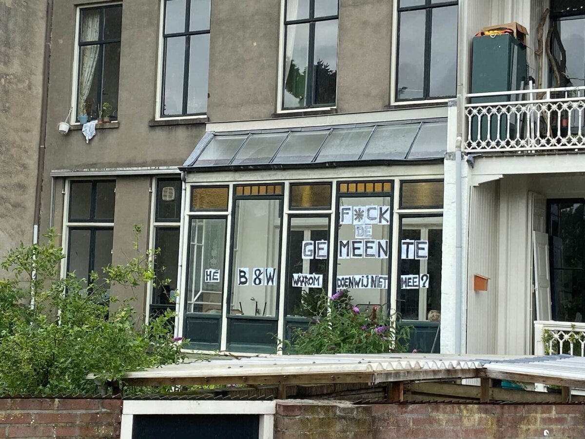 Protest aan de achterkant van Maliesingel 68. Foto: Jim Terlingen