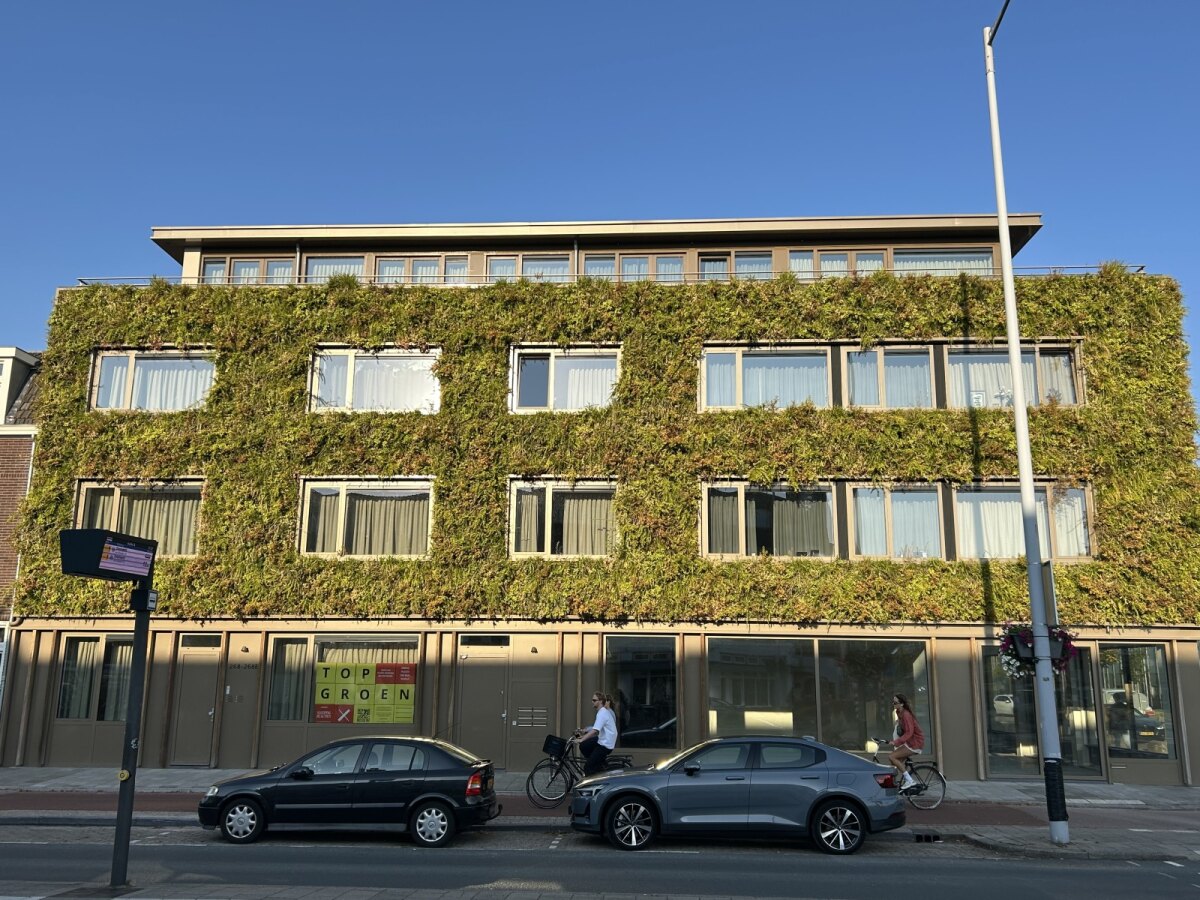 Het gebouw op de hoek van de Croeselaan en de Vondellaan. Foto: Jim Terlingen