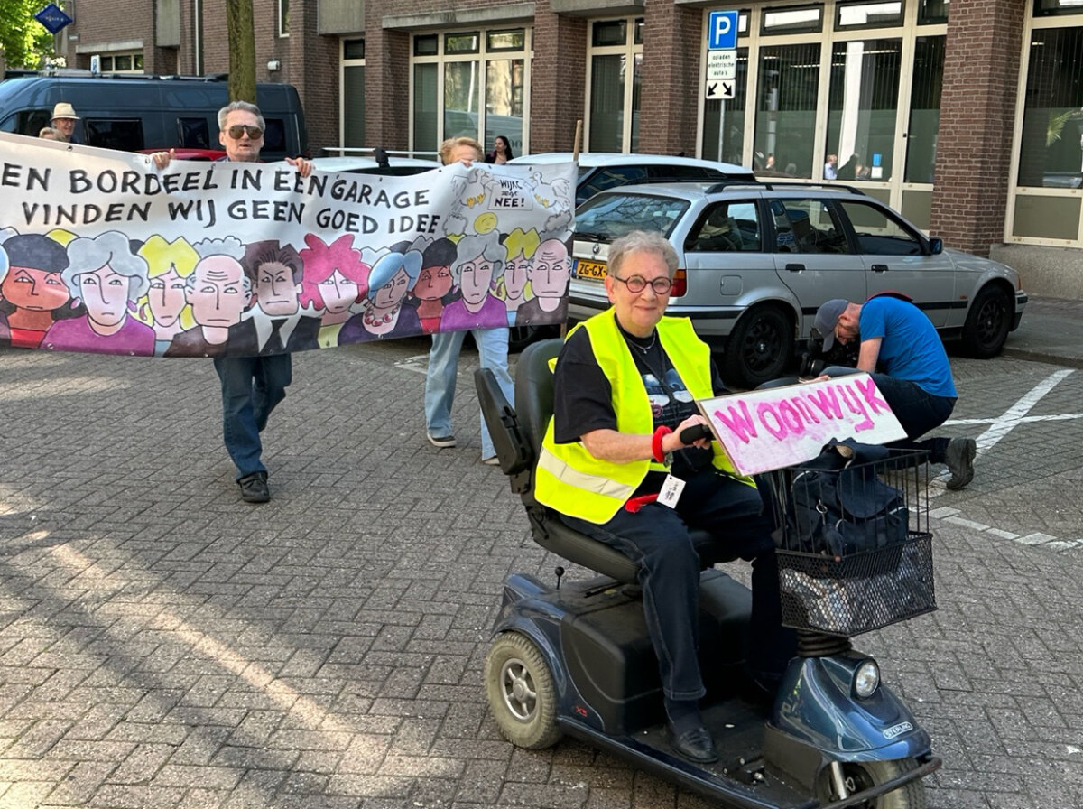De kop van de demonstratie tegen betaalde seks in Paardenveld (zaterdag 3 mei 2025). Foto: Dik Binnendijk