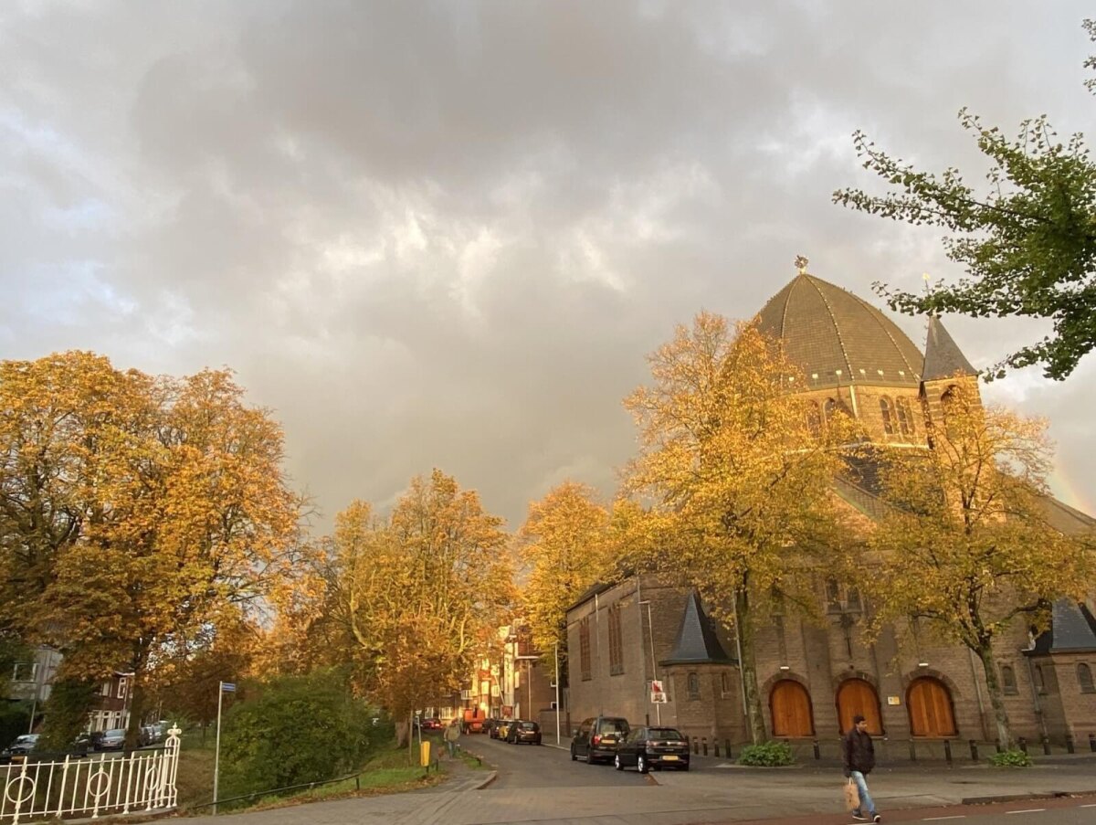 De Aloysiuskerk in de herfst van 2021. Foto: Jim Terlingen 