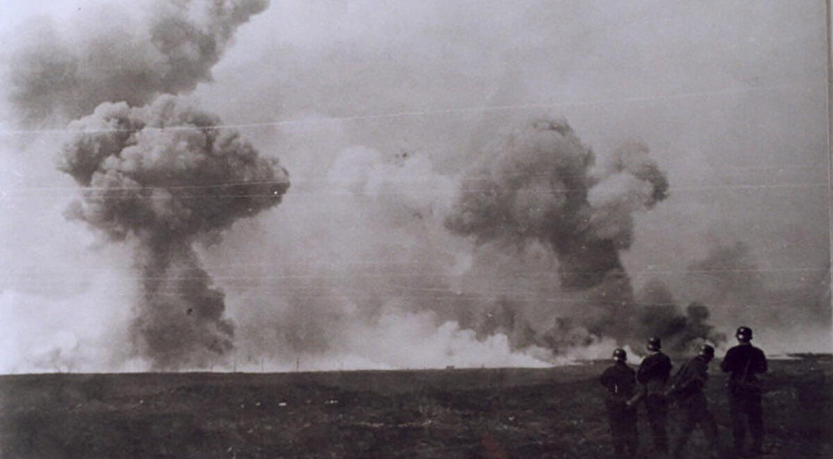 18 april 1941, explosies op de Leusderhei. Foto: archief Eemland