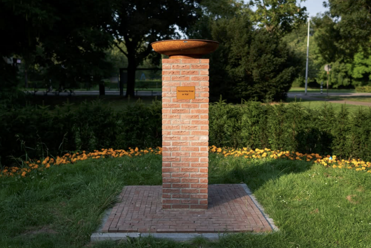 Het herdenkingsmonument 'Herinnering draagt de Wijk', in Overvecht Noord. Foto: Insta Bevrijdingsfestival Utrecht