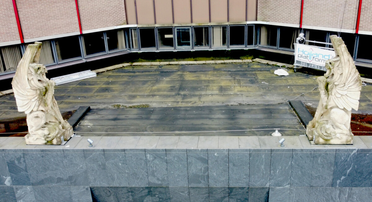 Drone-foto van de twee chimaera’s. Maker: JZ
