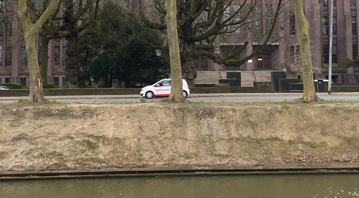 20 maart 2021, de contouren van 'Truus' worden zichtbaar op de nieuwe plek. Foto: J. Terlingen