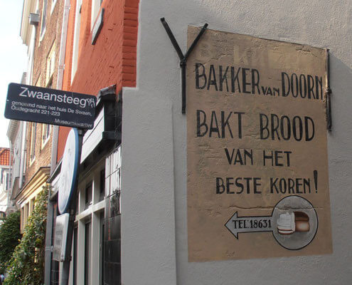 De gerestaureerde Bakker van Doorn-reclame. Foto: Jos Peeters