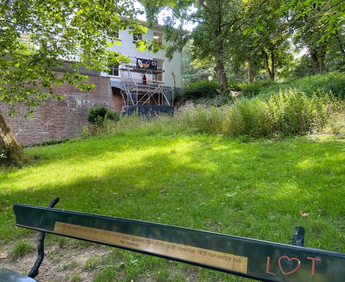 Twintig meter achter het Vromanbankje stond schilder Peeters op de steiger. Foto: Jim Terlingen