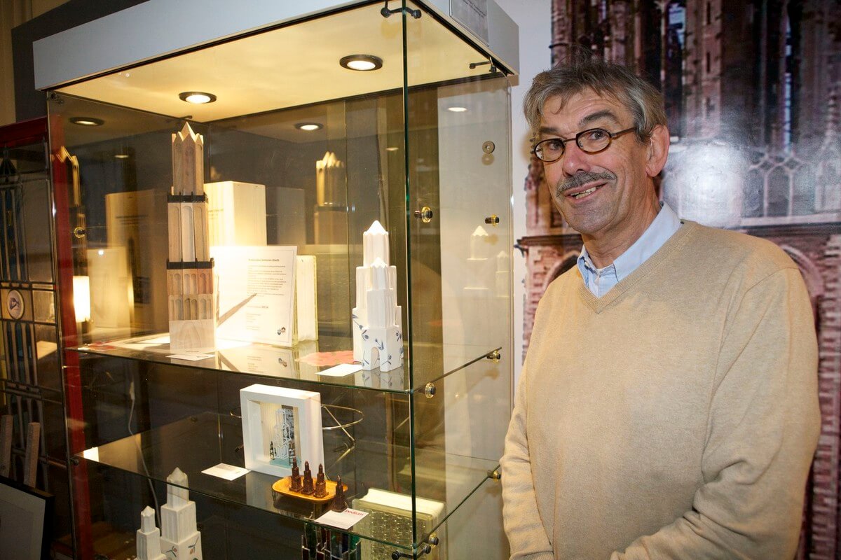 Ad Nelemans is samensteller van de expositie De Domtoren. Foto: Ton van den Berg