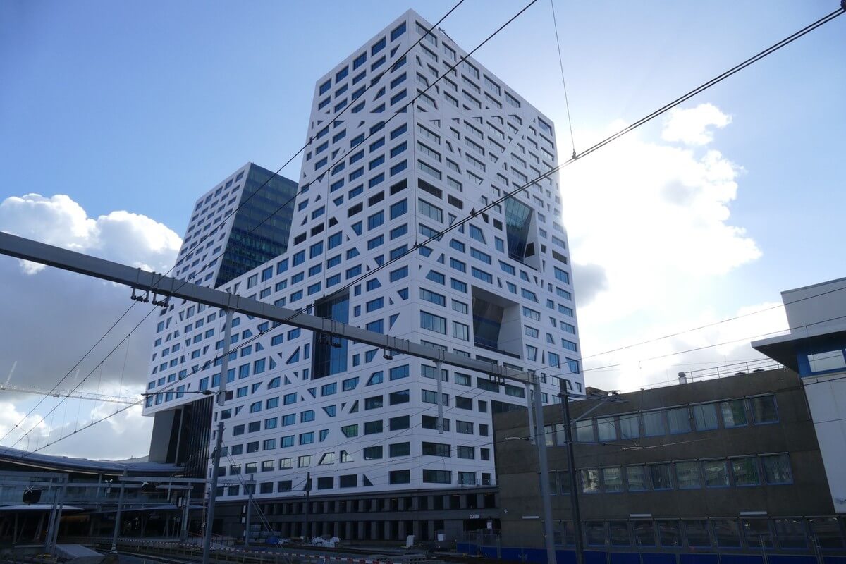 Pottenkijkers niet gewenst in het Stadskantoor. Foto: Ton van den Berg
